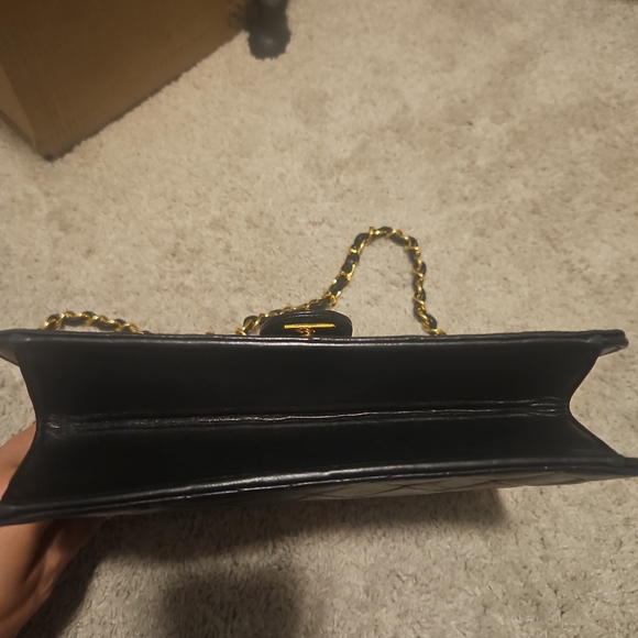 Chanel Lambskin Small Single Flap bag - Picture 6 of 11